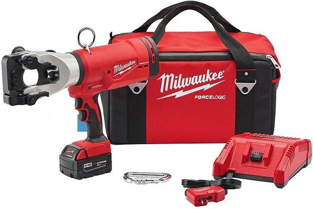 Milwaukee  2777-21 M18 18V Lithium-Ion Cordless Force Logic 1590 ACSR Cable Cutter with 5.0Ah Battery Charger Tool Bag in Red in Excellent condition