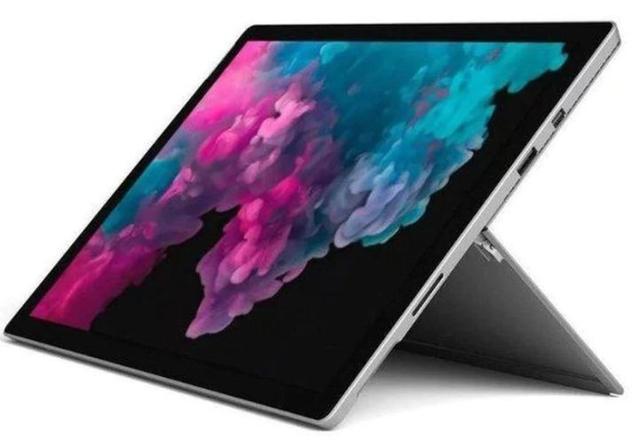 Microsoft Surface Pro 6 in Platinum in Excellent condition