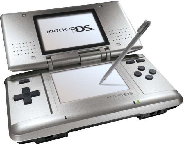 Nintendo DS Handheld Gaming Console in Silver in Excellent condition