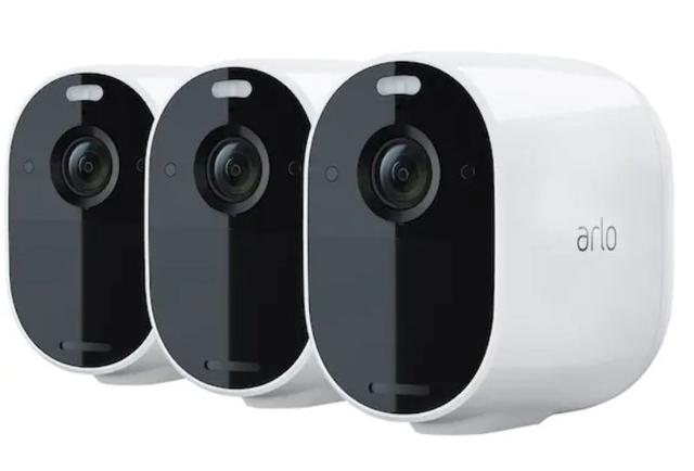 Arlo  Essential Wireless Spotlight Camera in White in Pristine condition