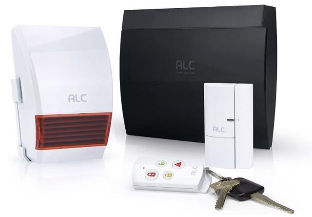 ALC  AHS613 Connect Wireless Security System Starter Kit in White in Pristine condition